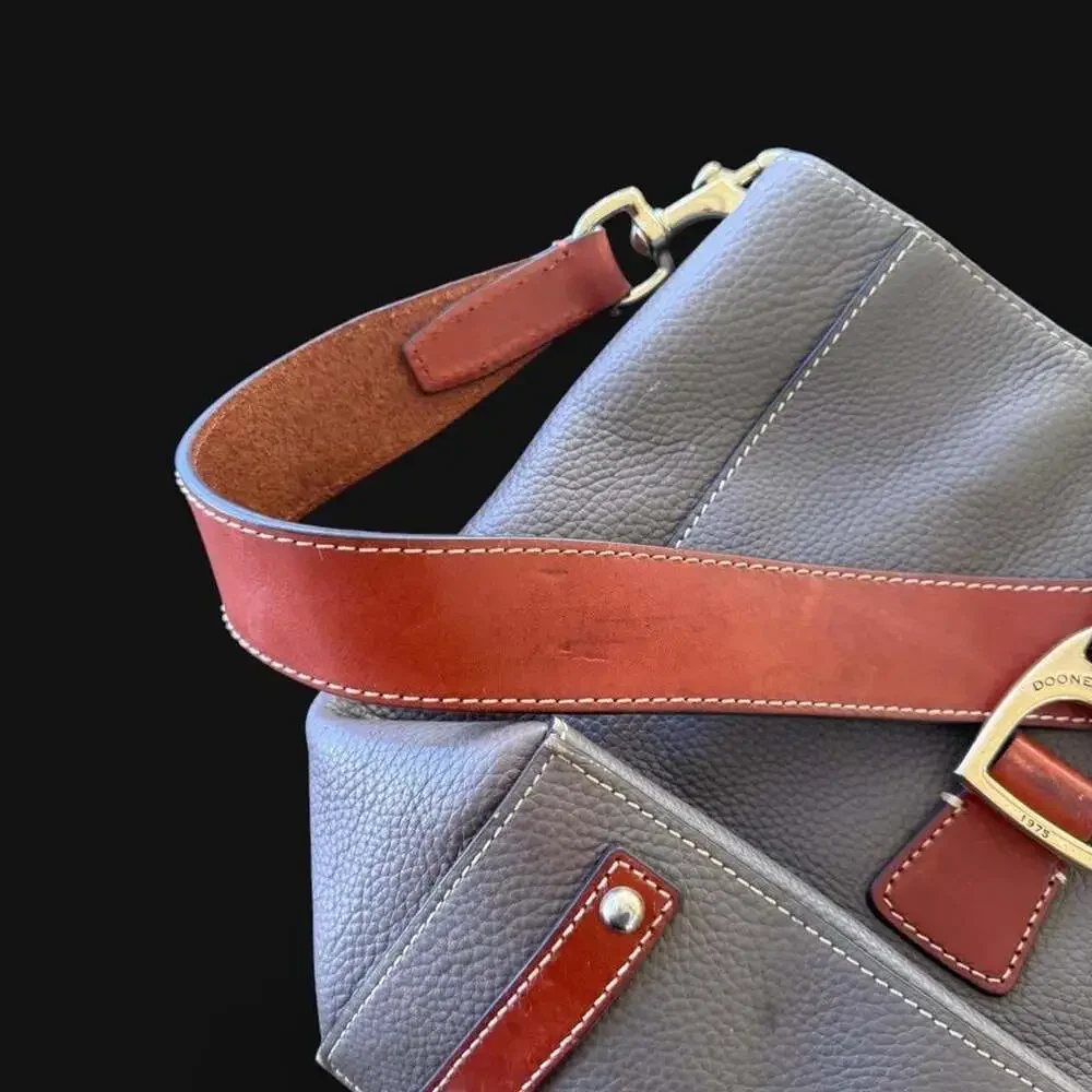 1975 Dooney & Bourke Derby Pebbled Leather Hobo Shoulder Bag Med Gray J14803780